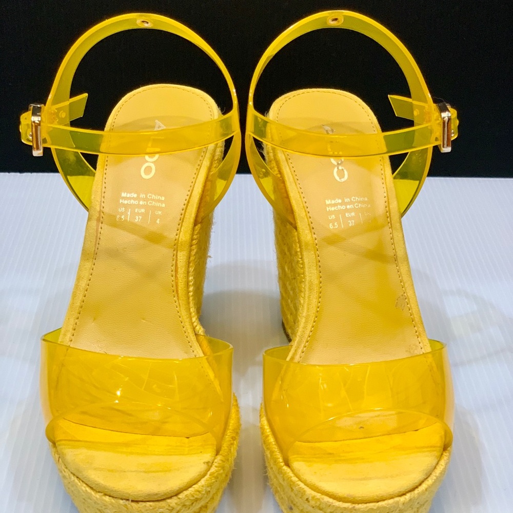 Aldo Wedge in Yellow